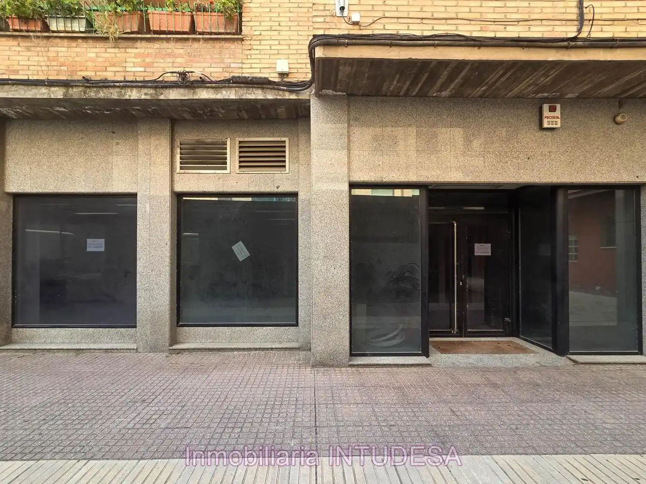 Vista exterior de Local en venta en Tudela