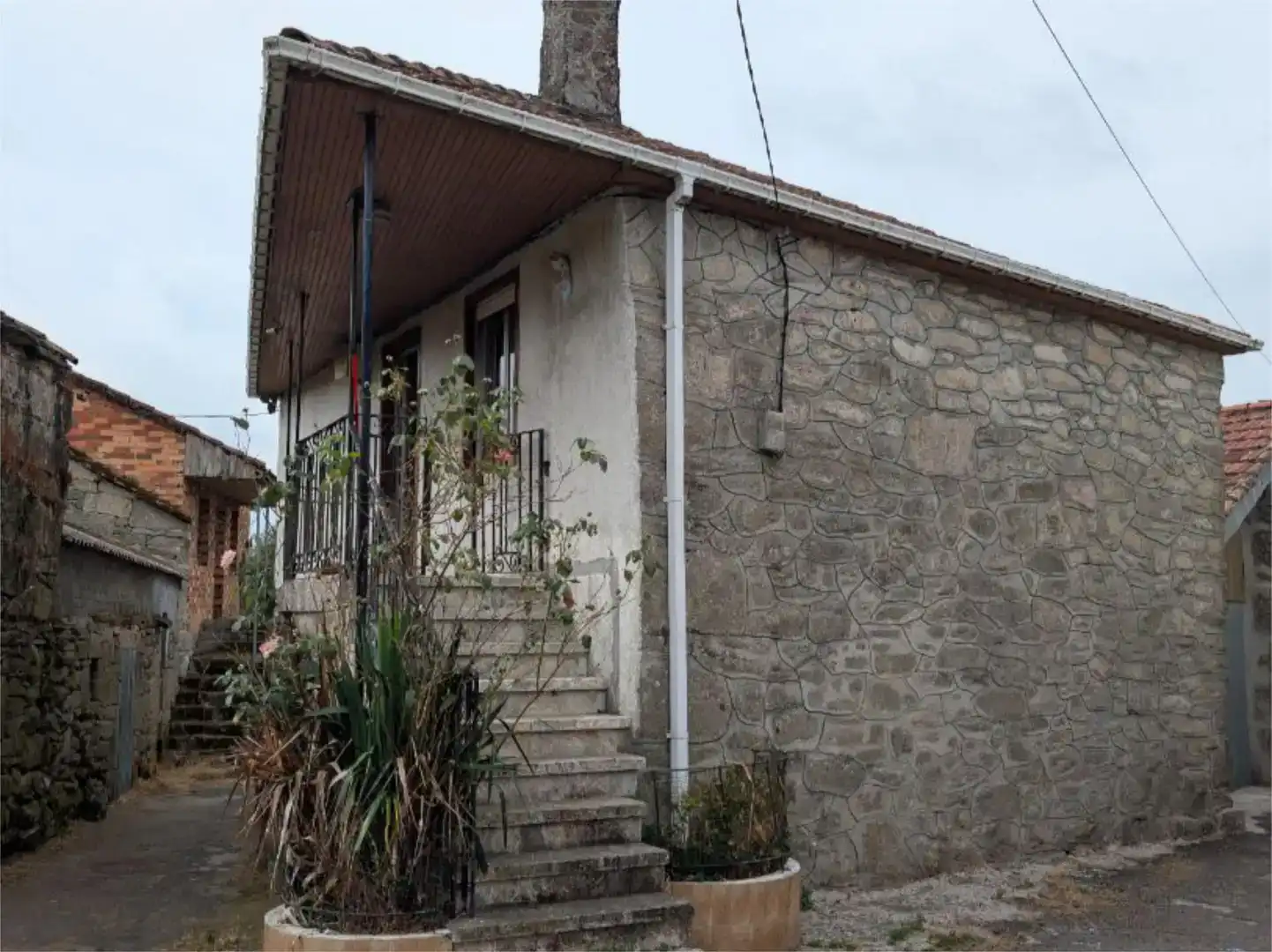 Vista exterior de Casa o xalet en venda en San Cristovo de Cea amb Balcó