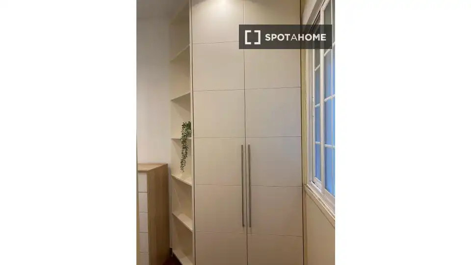 Bedroom of Flat for rent in Madrid  with Air Conditioner, Heating and Furnished