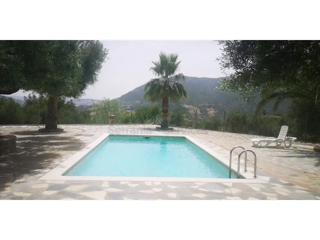 Piscina de Finca rústica en venda en Zahara