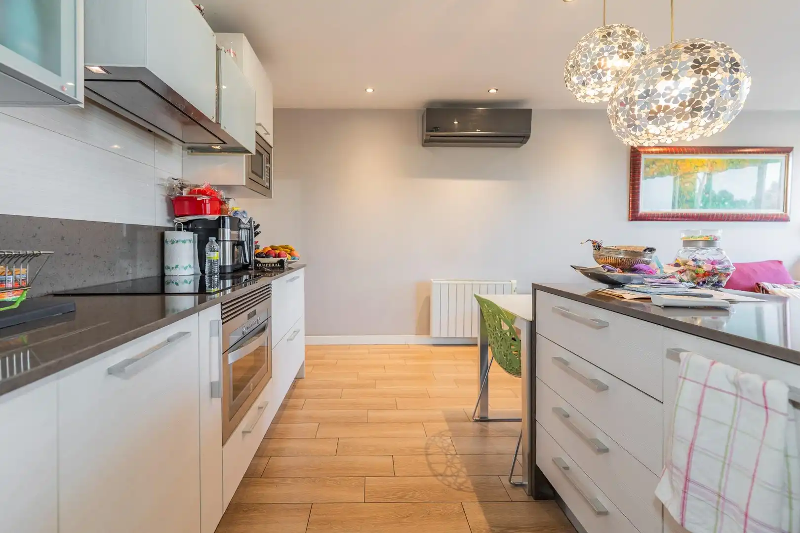 Küche von Maisonette zum Verkauf in La Moraleja mit Klimaanlage, Heizung und Privatgarten