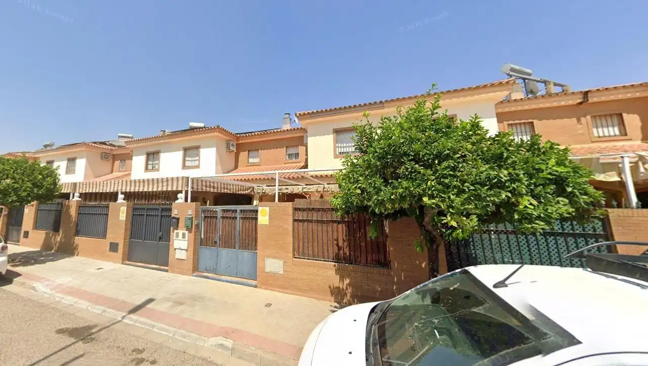 Exterior view of Houses for sale in Dos Hermanas