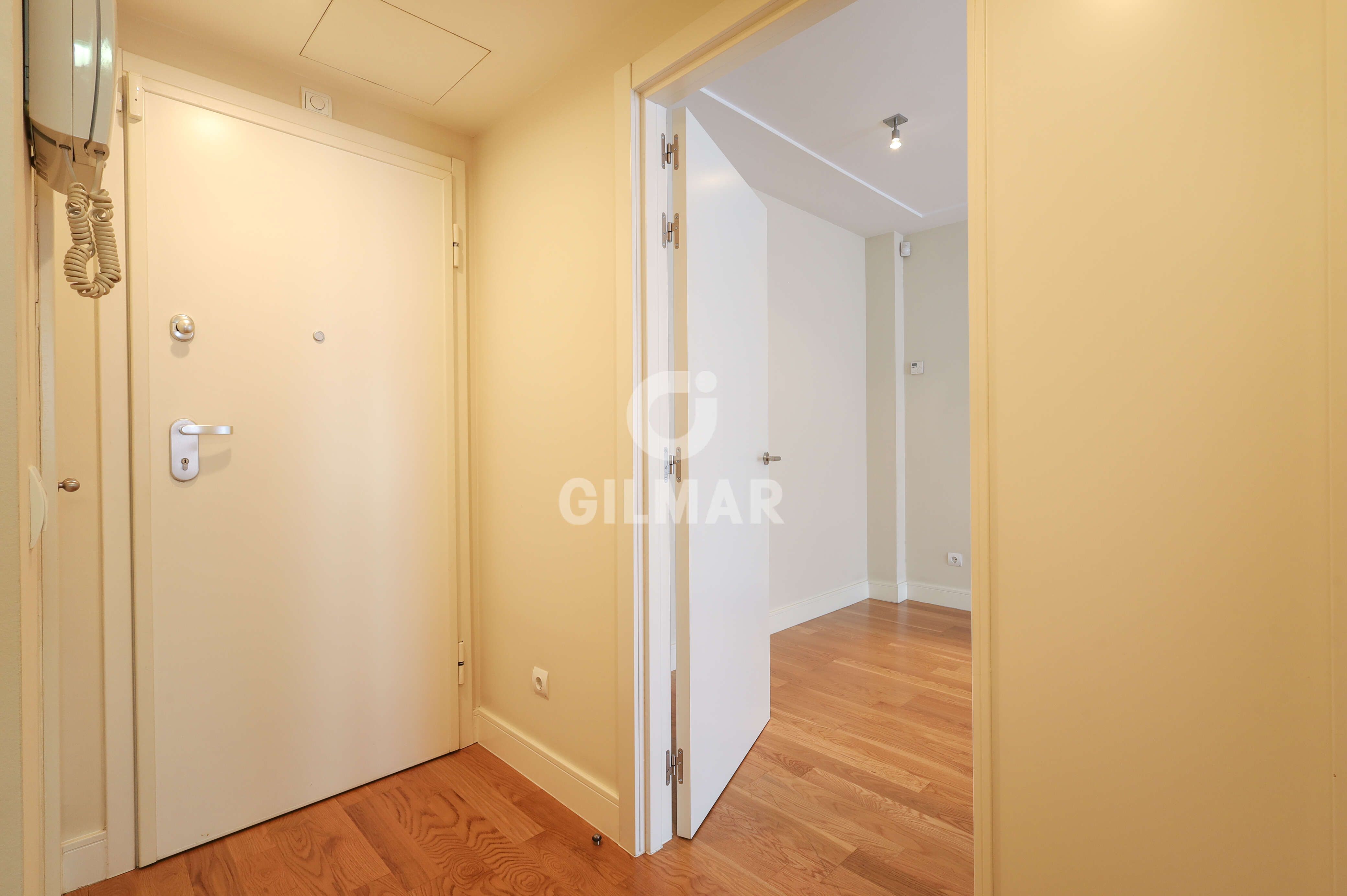 Flat for sale in  Madrid Capital  with Heating, Private garden and Storage room