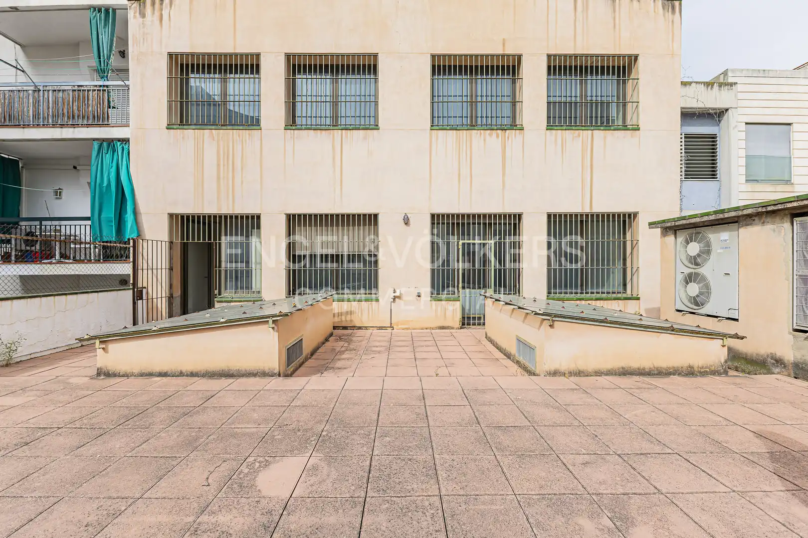 Außenansicht von Gebäude zur Miete in Barcelona