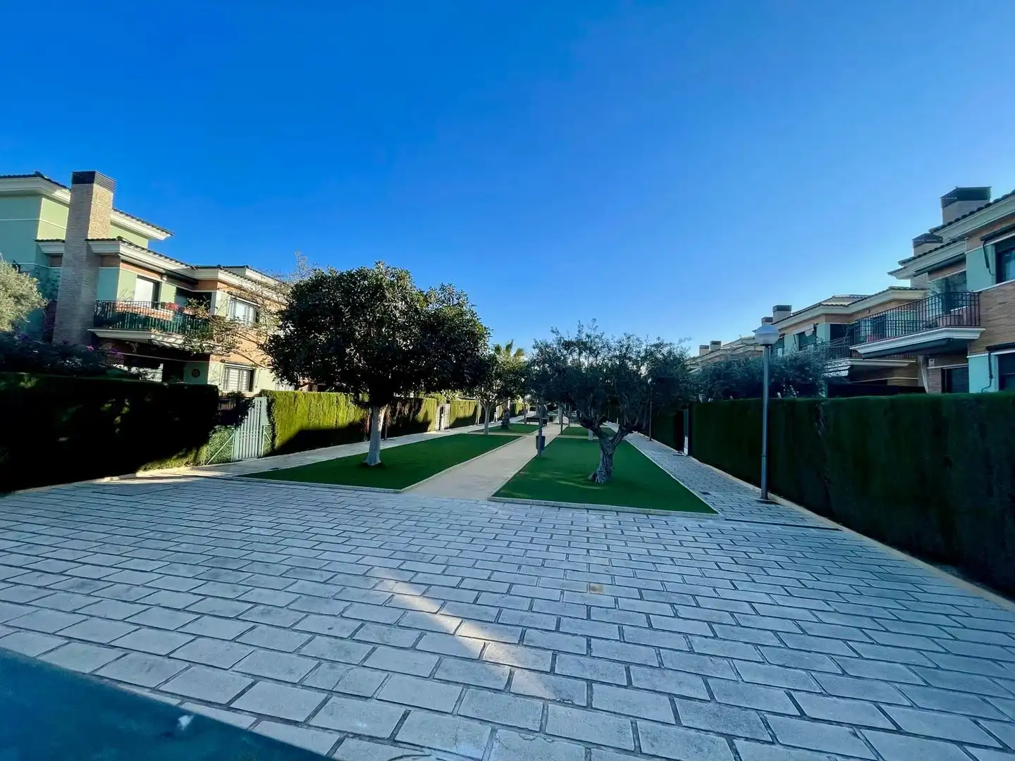 Vista exterior de Casa o xalet en venda en Mutxamel amb Aire condicionat, Calefacció i Jardí privat
