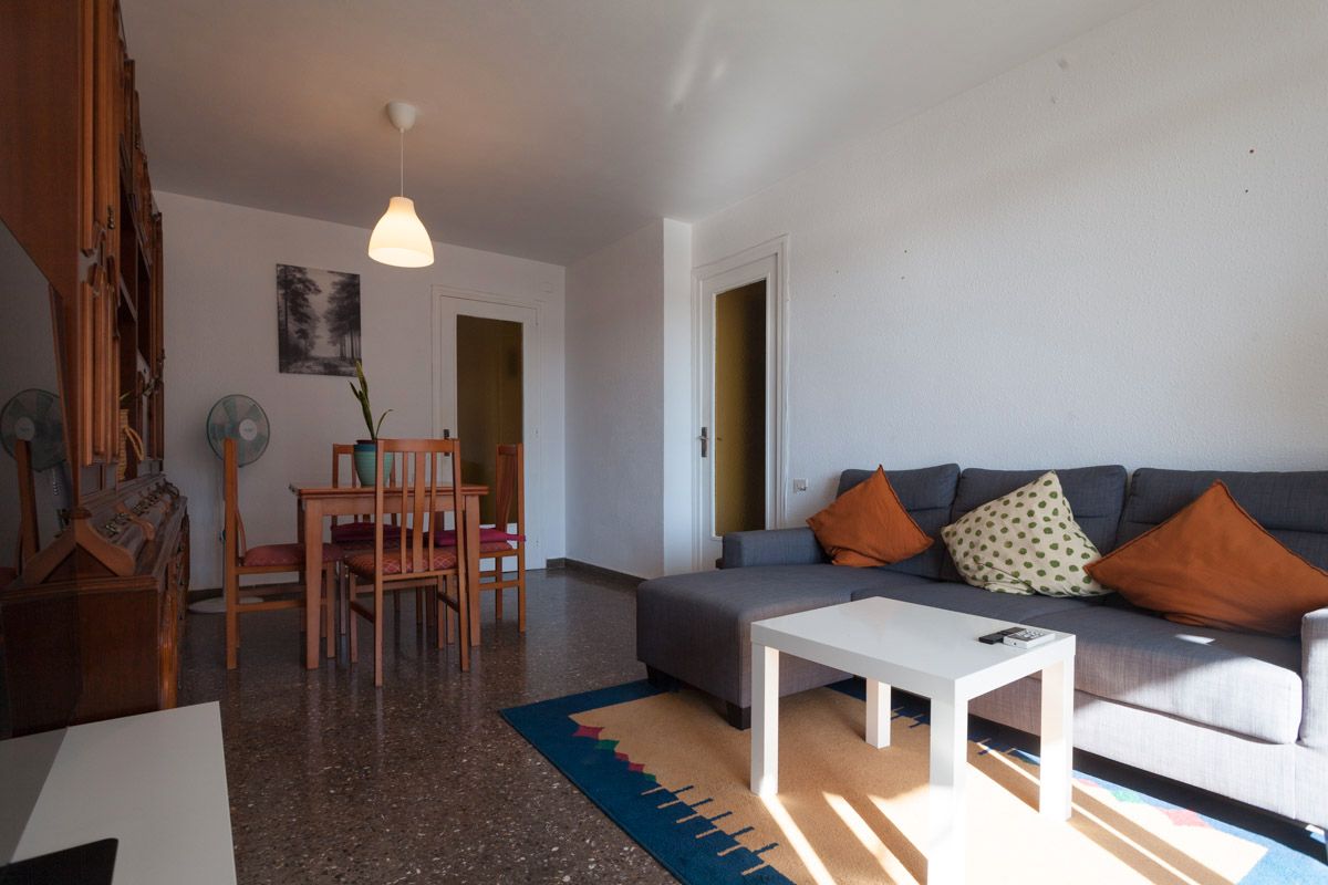 Sala d'estar de Àtic en venda en L'Hospitalet de Llobregat amb Balcó