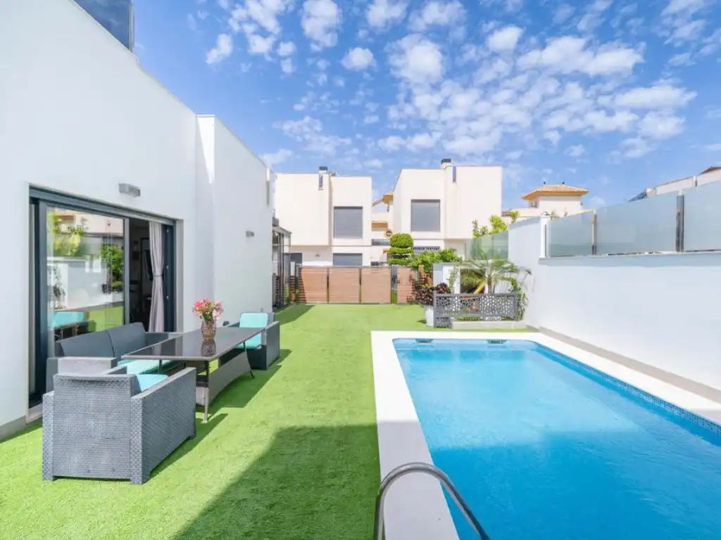 Casa amb piscina en venda a Calle Maria San Gil Noain, imagen 2