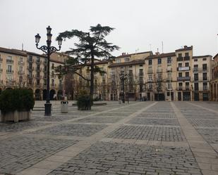 Vista exterior de Pis en venda en  Logroño amb Calefacció, Traster i Balcó