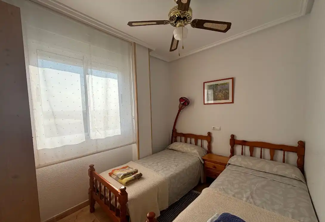 Dormitori de Casa o xalet de lloguer en Torrevieja amb Aire condicionat, Calefacció i Jardí privat
