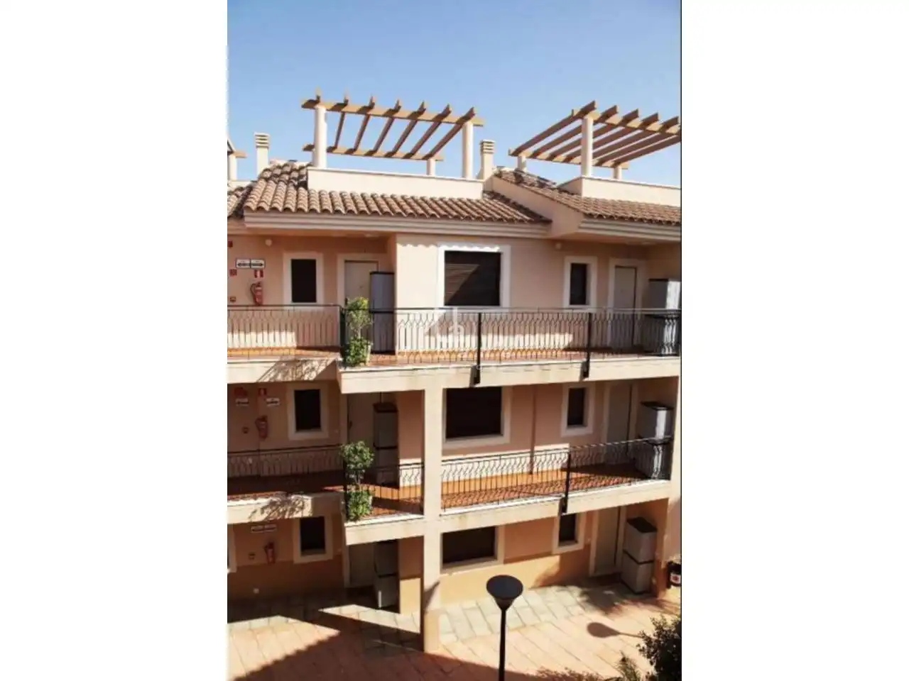 Vista exterior de Pis en venda en Águilas amb Aire condicionat, Terrassa i Balcó