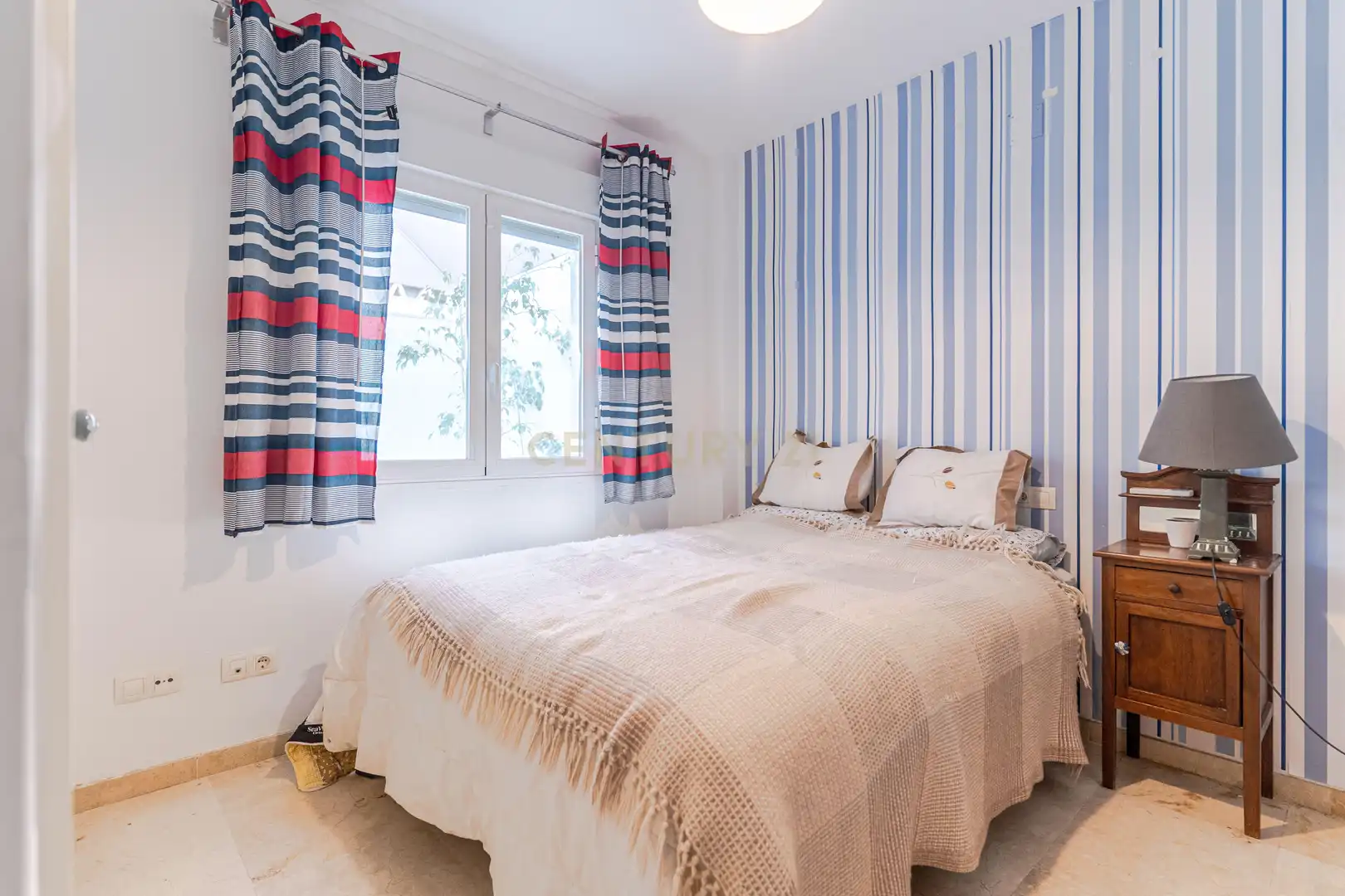 Habitación de Apartamento en venta en Rincón de la Victoria con Aire acondicionado, Trastero y Piscina