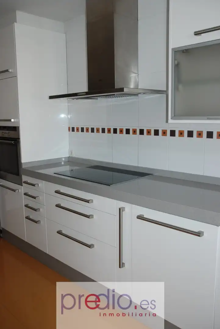 Cuina de Apartament en venda en Lugo amb Calefacció, Parquet i Terrassa