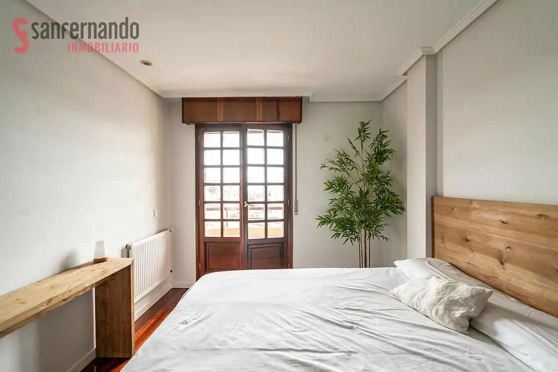Schlafzimmer von Maisonette zum Verkauf in Santander mit Heizung und Balkon