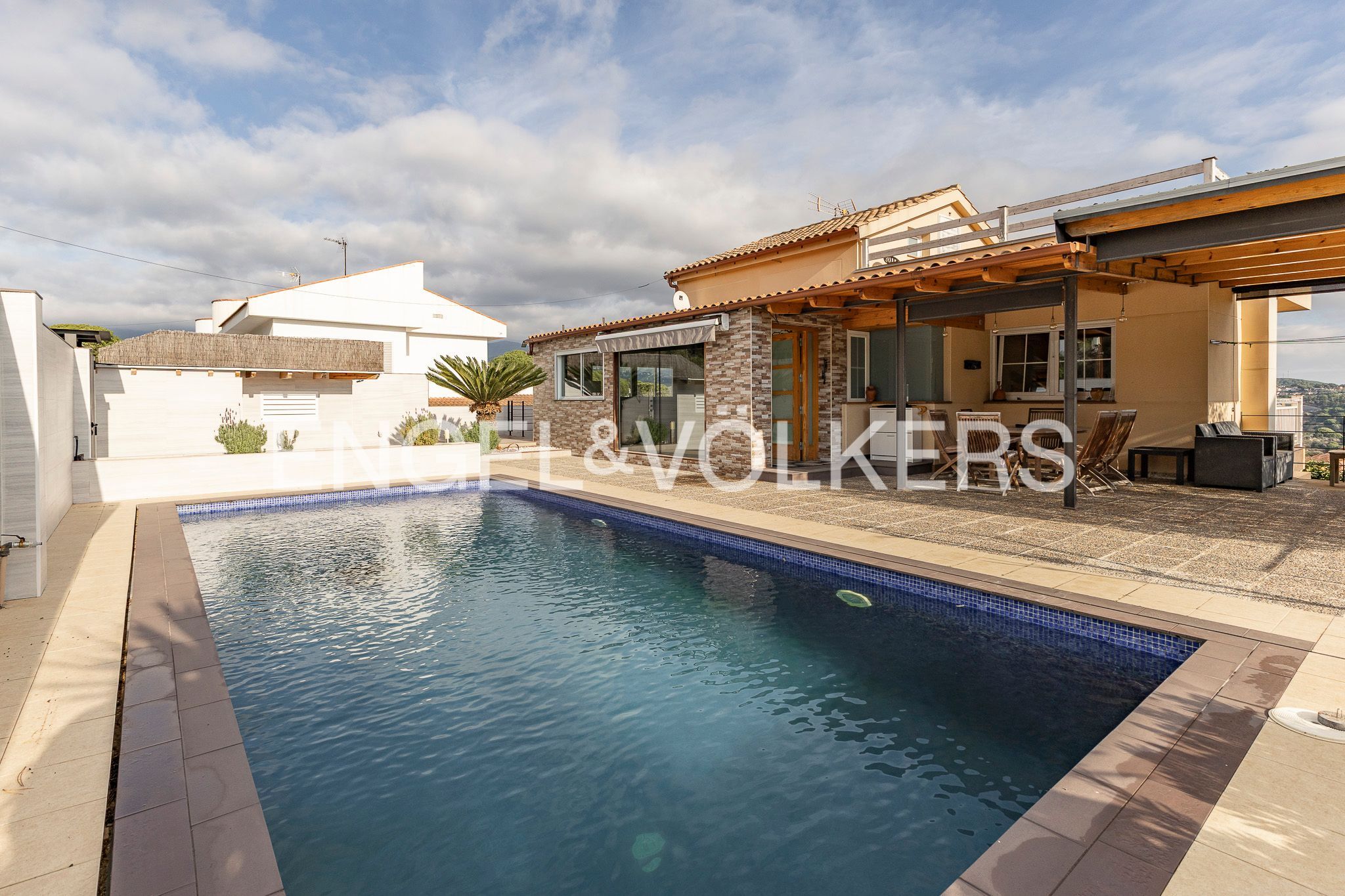 Swimming pool of House or chalet for sale in Sant Pol de Mar  with Air Conditioner, Heating and Private garden