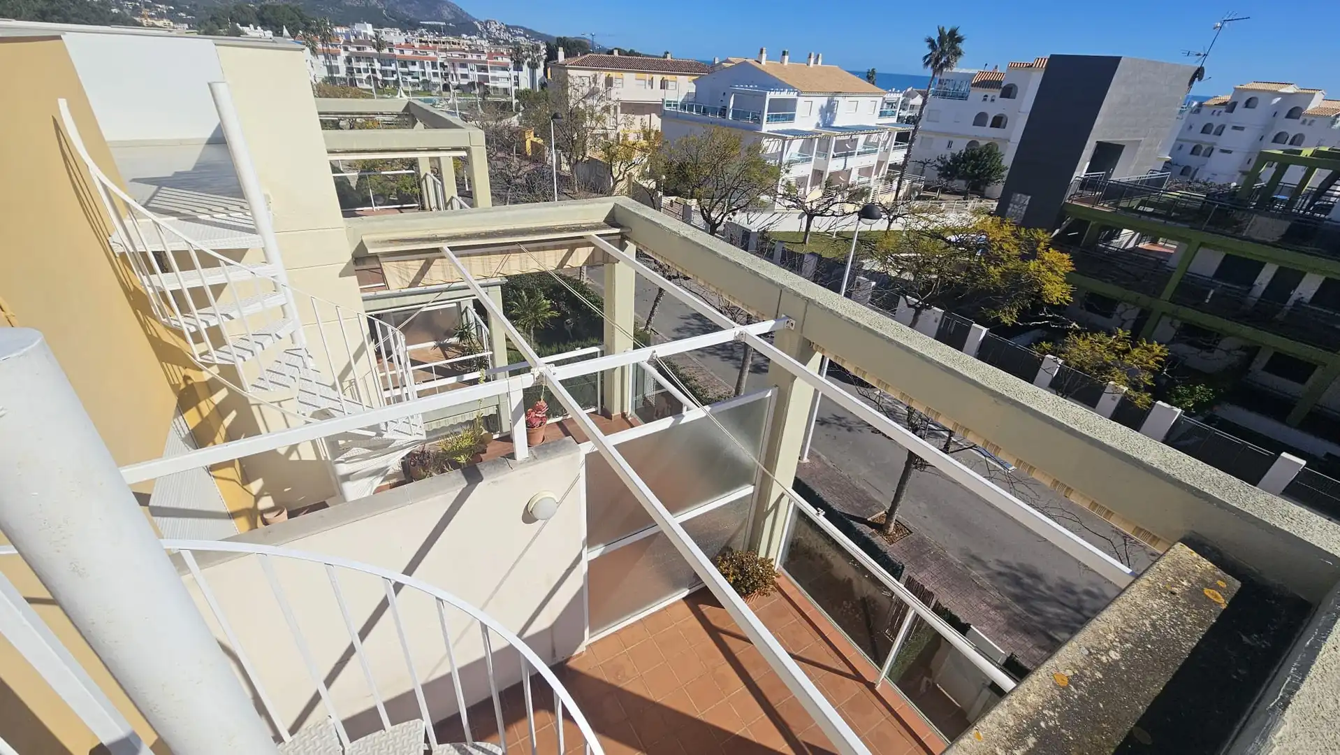 Vista exterior de Ático en venta en Alcalà de Xivert con Aire acondicionado, Calefacción y Jardín privado