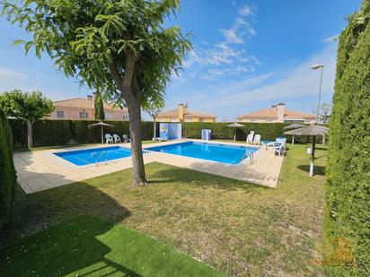 Piscina de Casa adosada en venda en Molina de Segura amb Aire condicionat, Calefacció i Jardí privat