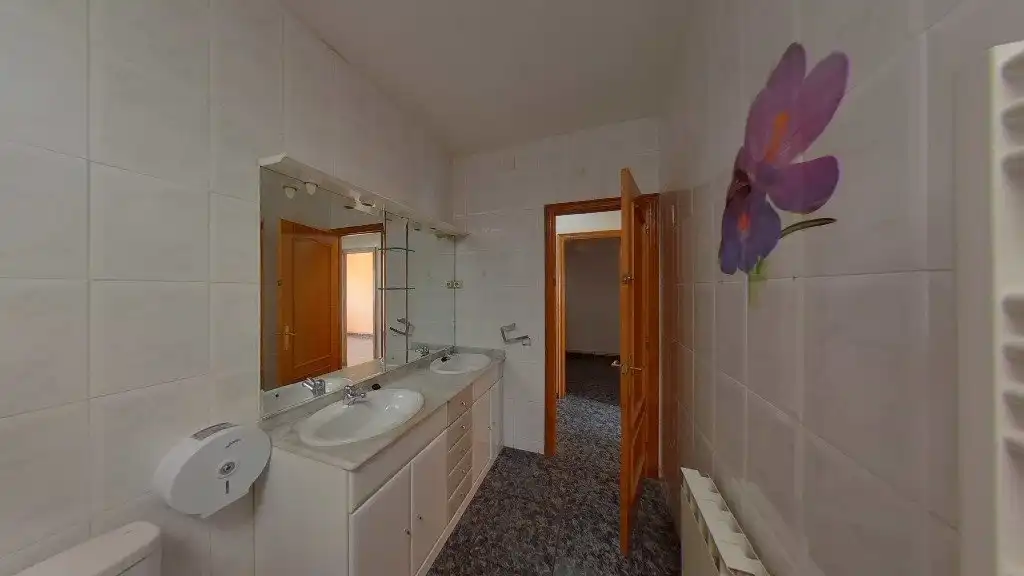 Bathroom of Flat for sale in Sabadell  with Heating and Terrace