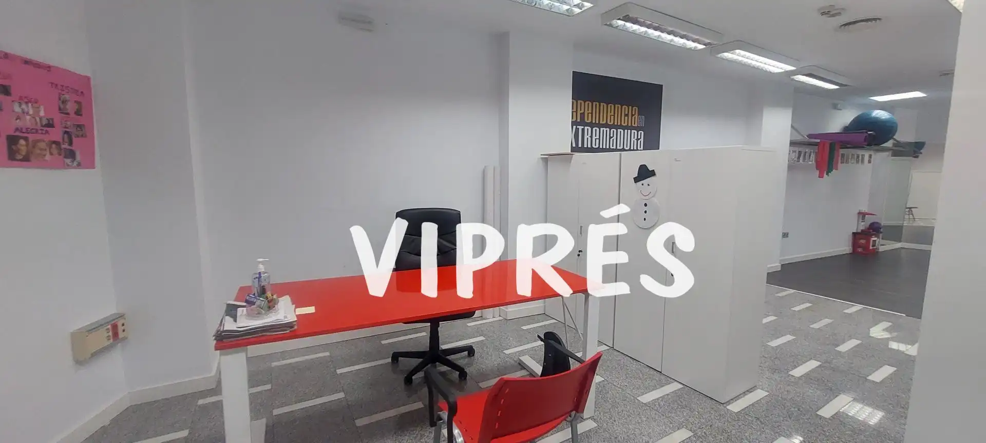 Office for sale in Mérida  with Air Conditioner