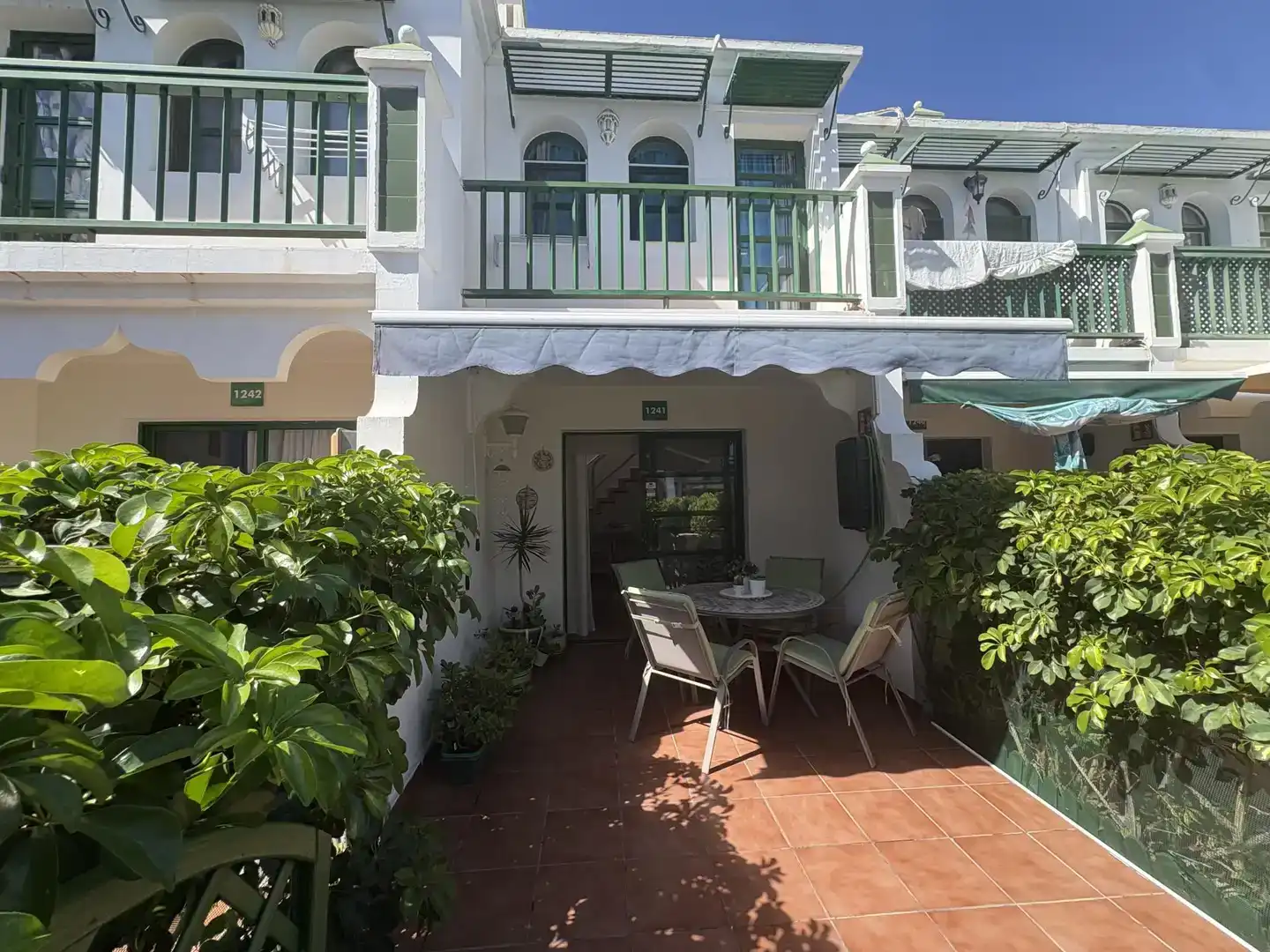 Außenansicht von Wohnung zur Miete in San Bartolomé de Tirajana mit Klimaanlage, Schwimmbad und Balkon