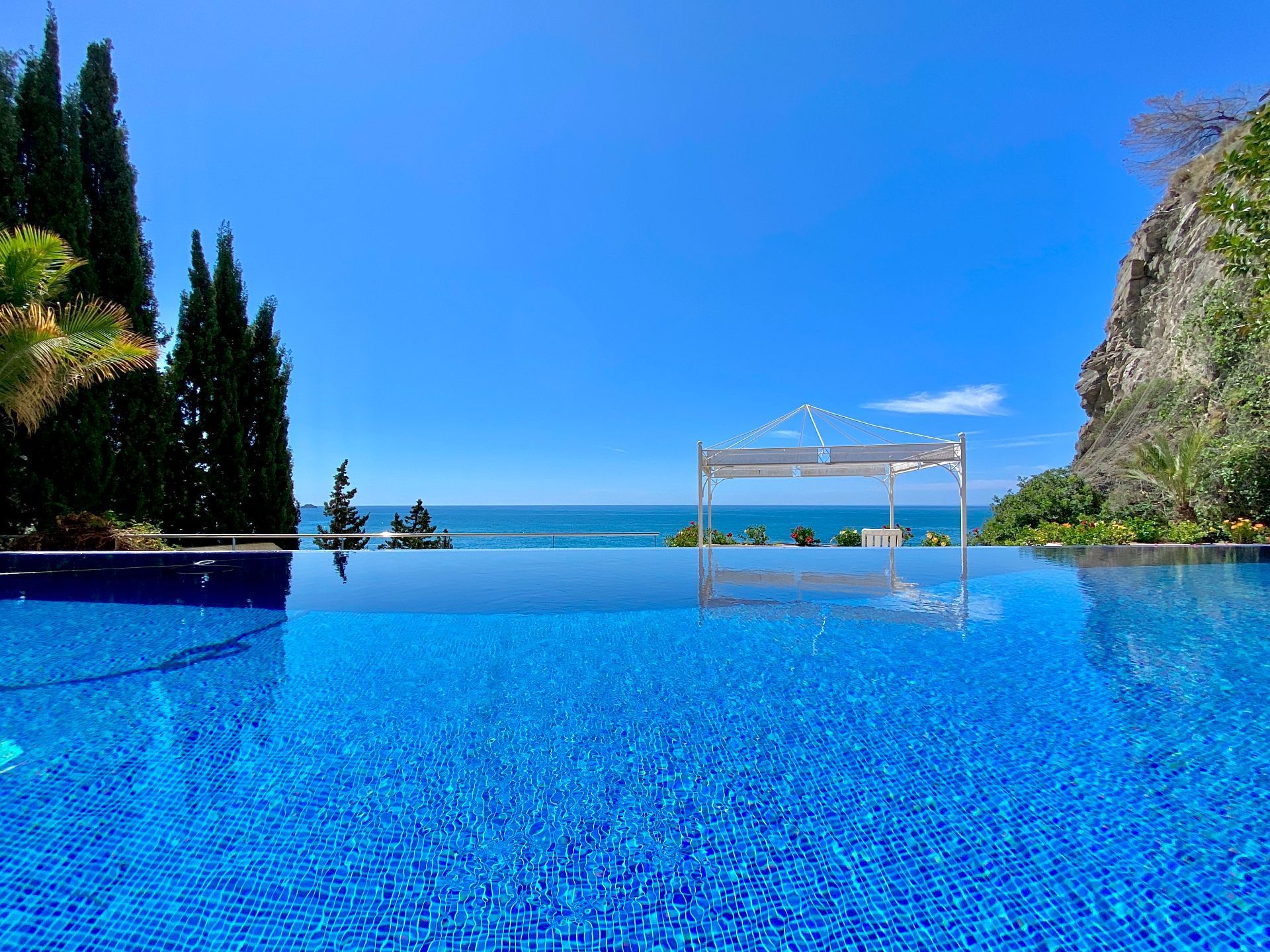 Swimming pool of House or chalet for sale in Almuñécar  with Air Conditioner, Heating and Private garden