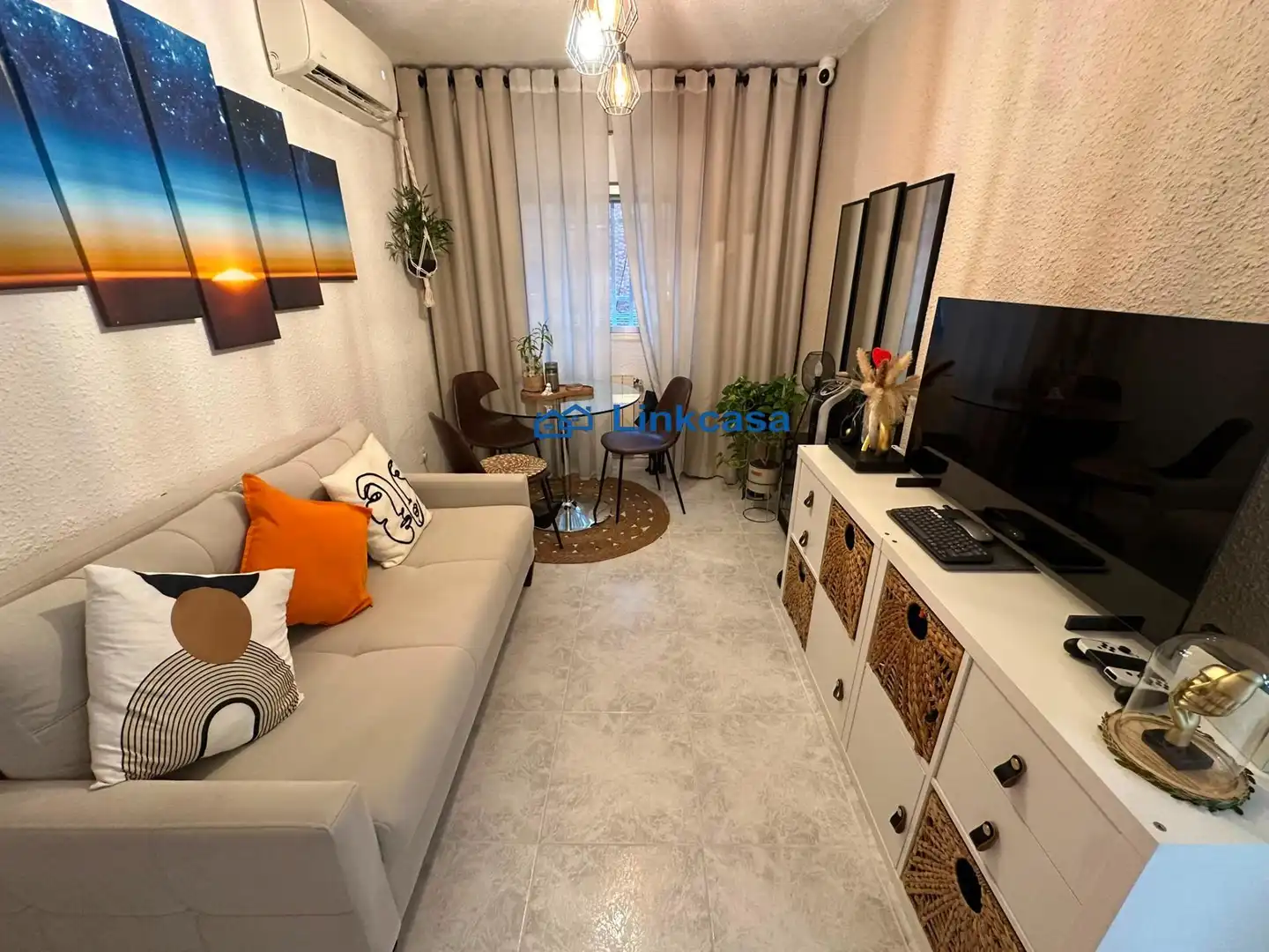 Living room of Flat for sale in Madrid  with Air Conditioner and Heating