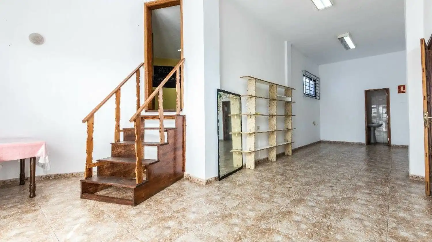 Buildings for sale in Avenida Príncipes de España, El Tanque