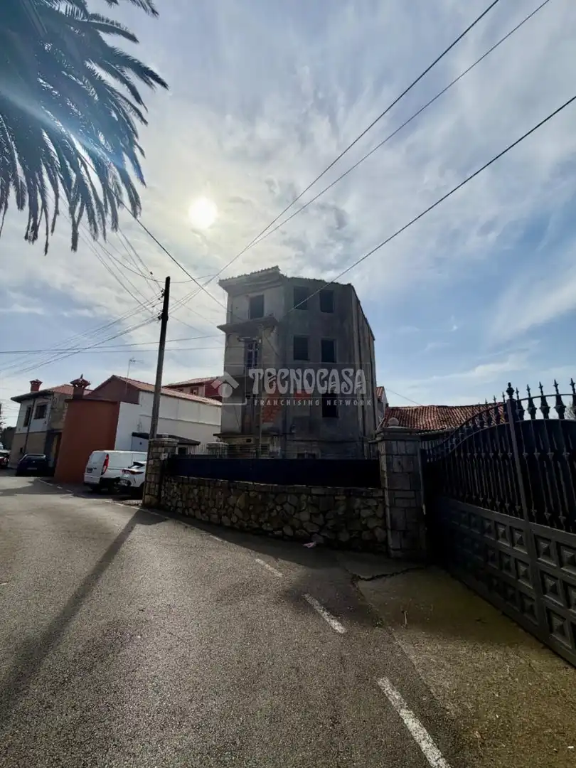 Vista exterior de Edificio en venta en Santander