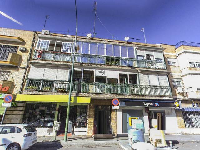 Local comercial en Venta en Avenida de Pino Montano, 35 en Pino Montano - Consolación