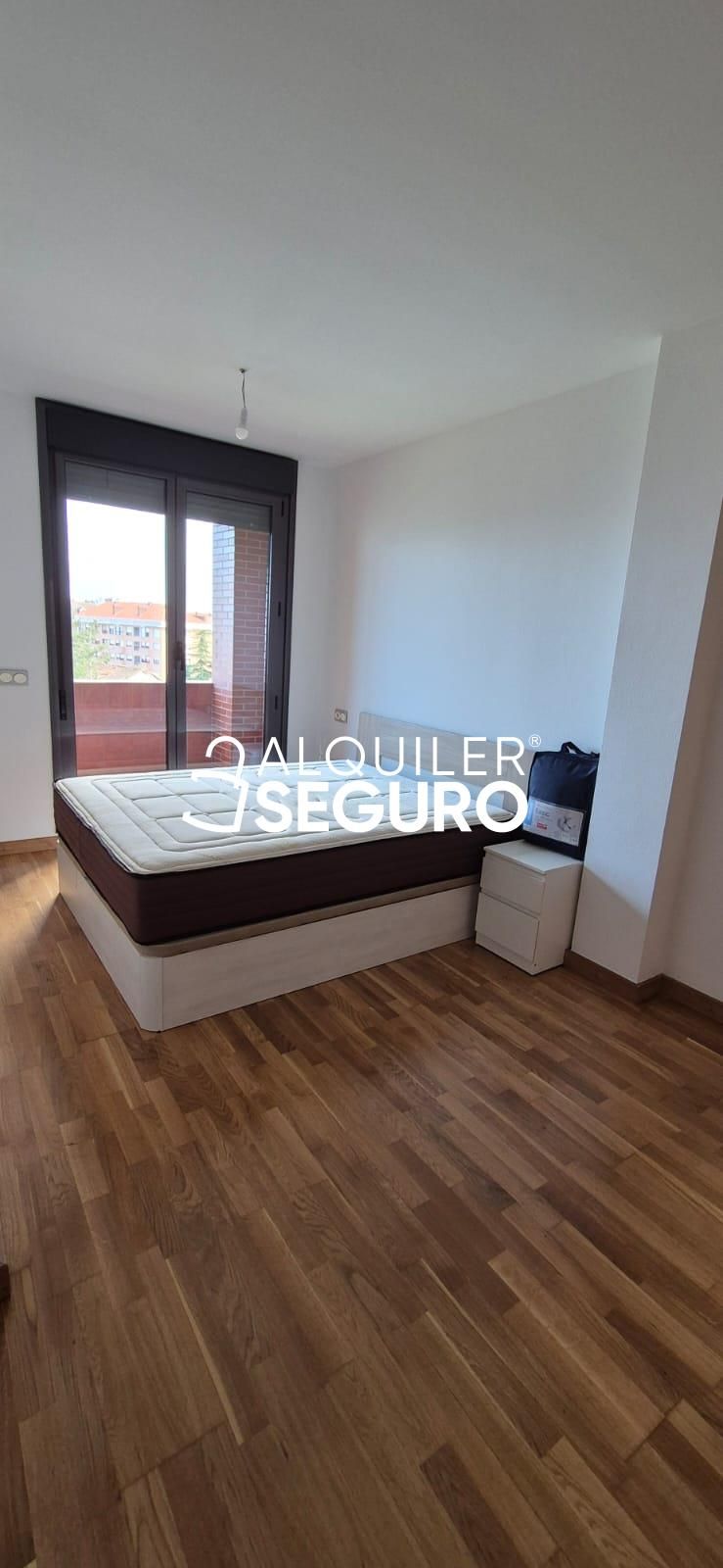 Bedroom of Flat to rent in Oviedo   with Heating, Terrace and Storage room