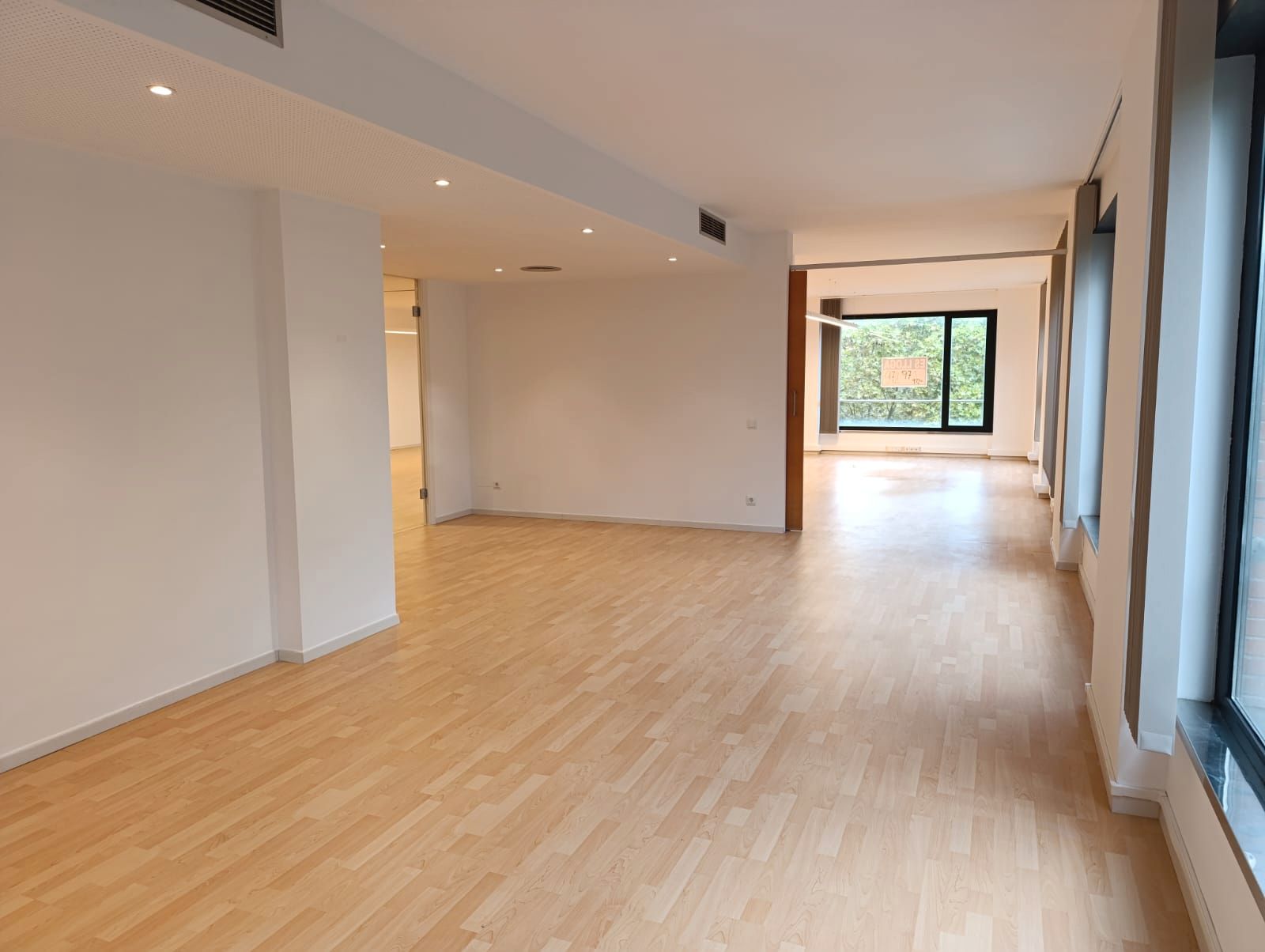 Local de alquiler en Banyoles con Aire acondicionado, Calefacción y Parquet