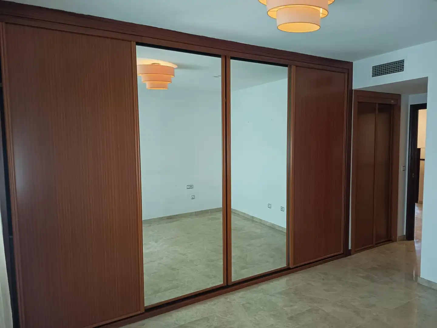 Habitación de Ático en venta en Córdoba con Aire acondicionado, Terraza y Trastero