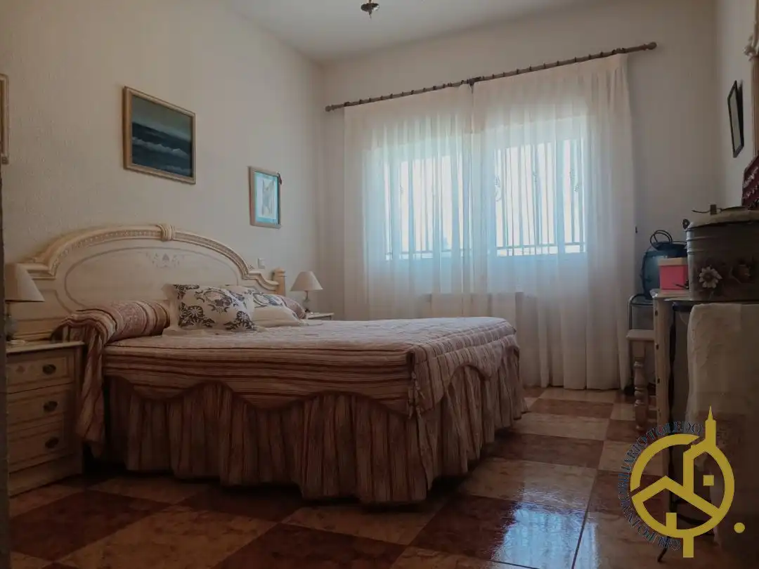 Dormitori de Casa o xalet en venda en El Viso de San Juan amb Aire condicionat, Calefacció i Jardí privat