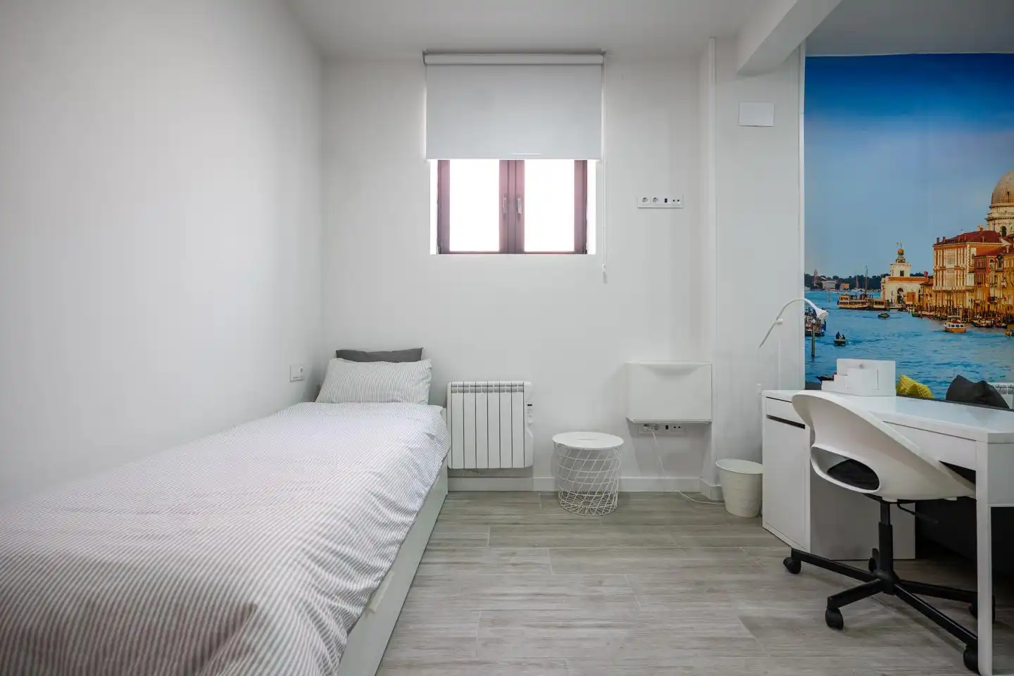 Habitación de Planta baja en venta en Ávila con Calefacción y Amueblado