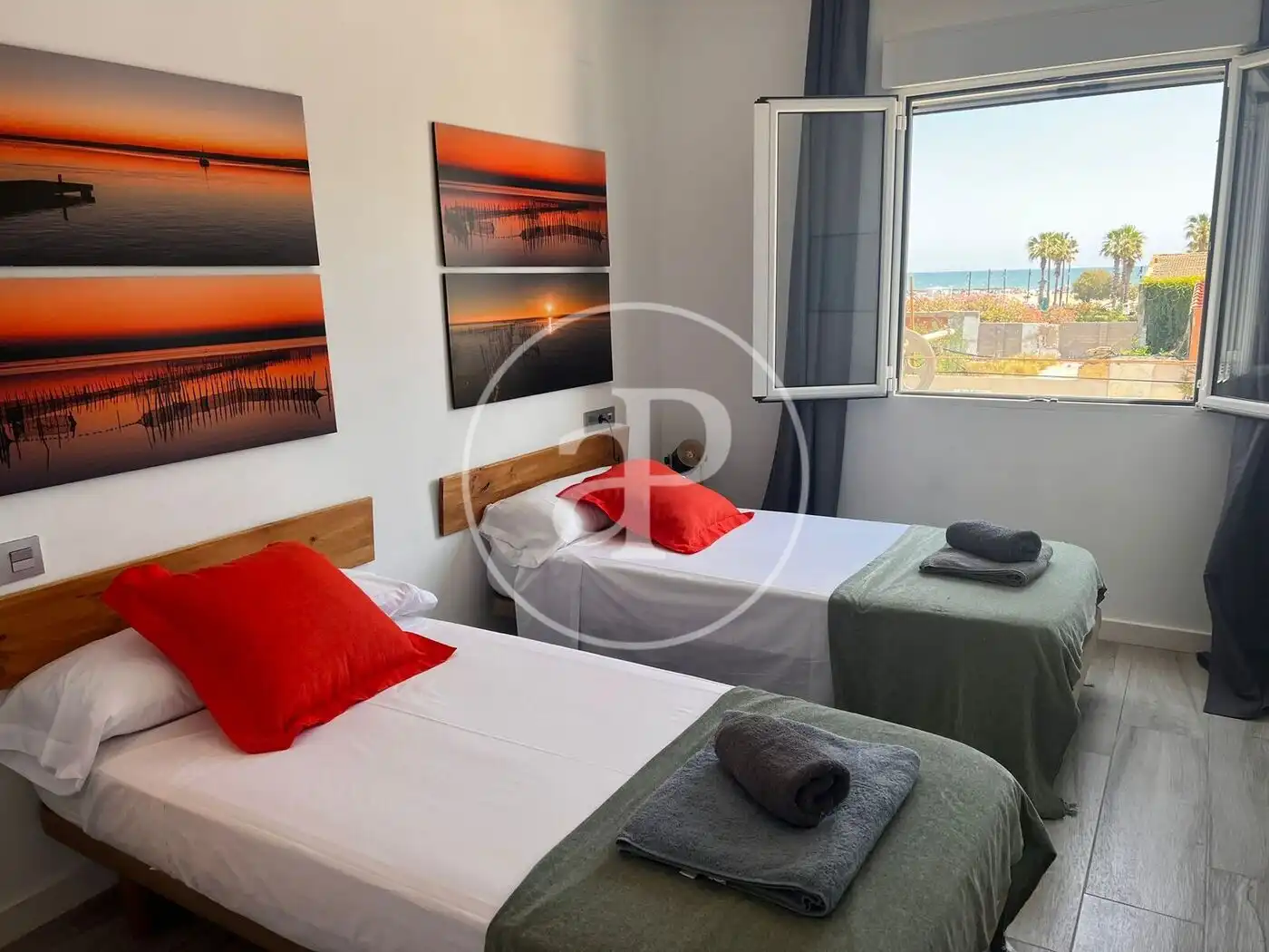 Dormitori de Casa o xalet en venda en Valencia amb Aire condicionat, Calefacció i Jardí privat