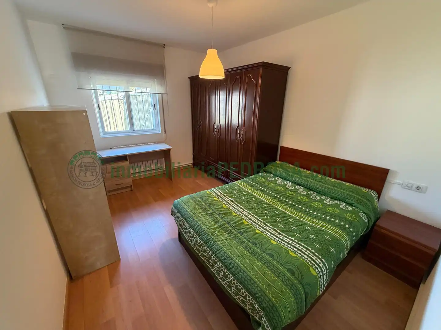 Habitación de Piso de alquiler en Pontevedra Capital  con Calefacción, Amueblado y Balcón