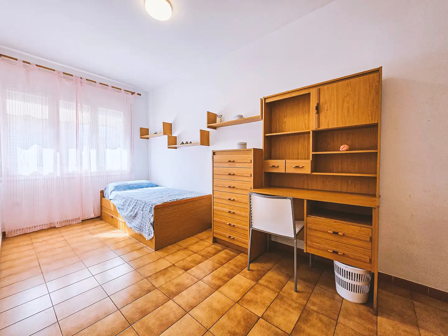 Habitación de Piso de alquiler en Sant Pol de Mar con Aire acondicionado, Calefacción y Amueblado