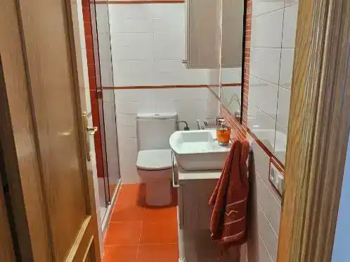 Bany de Pis en venda en Poblete amb Aire condicionat, Jardí privat i Parquet