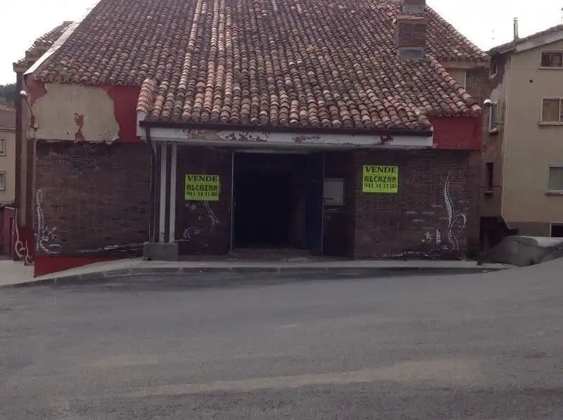 Local comercial en venda a Pradoluengo, imagen 2