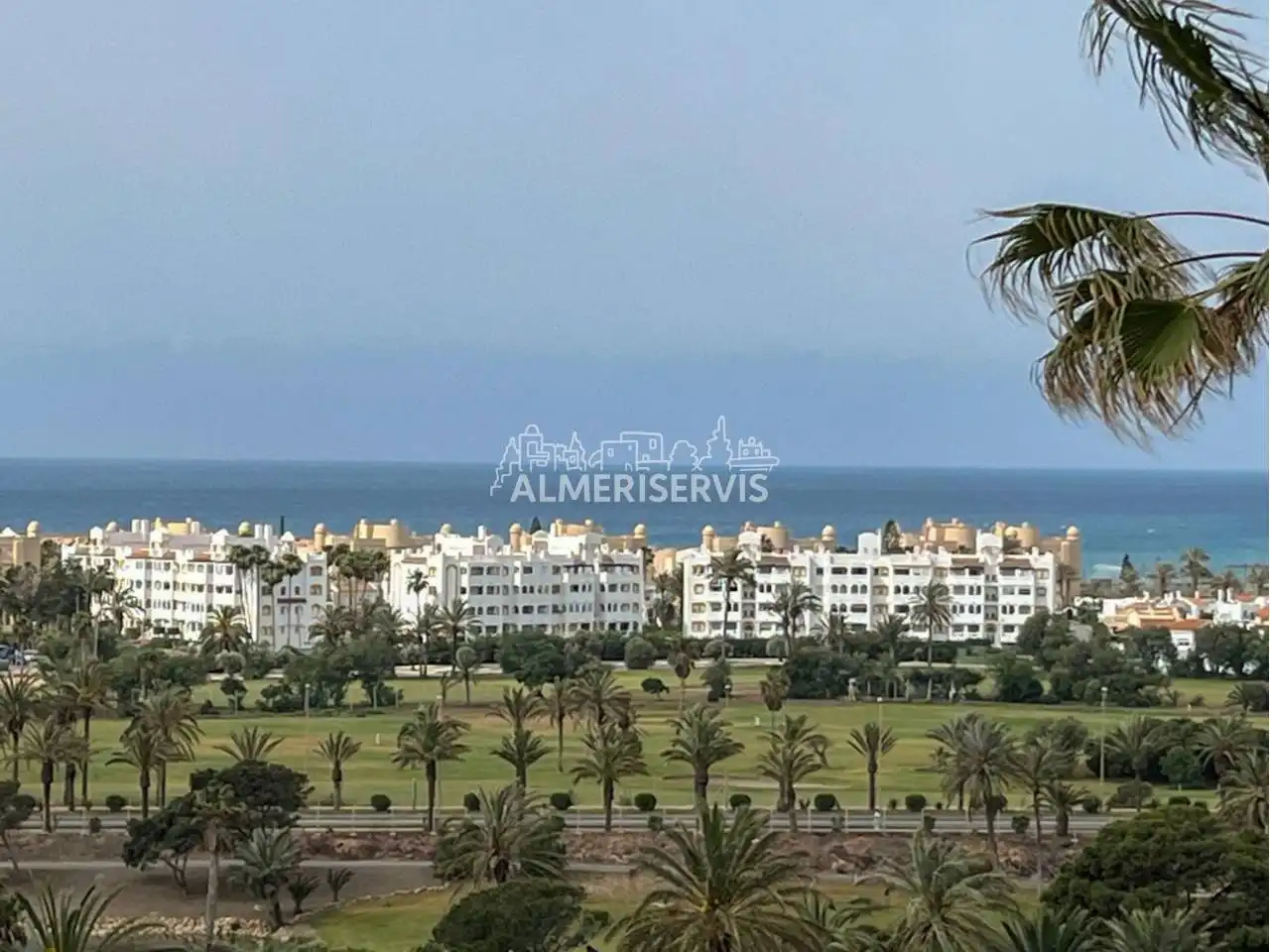 Vista exterior de Casa adosada en venta en El Ejido con Aire acondicionado, Terraza y Amueblado