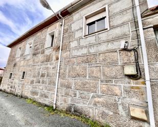 Vista exterior de Casa adosada en venda en Baltar amb Jardí privat i Terrassa