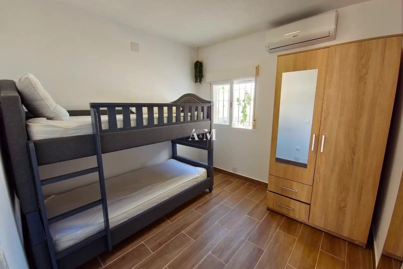 Habitación de Casa adosada de alquiler en Orihuela con Aire acondicionado, Terraza y Piscina