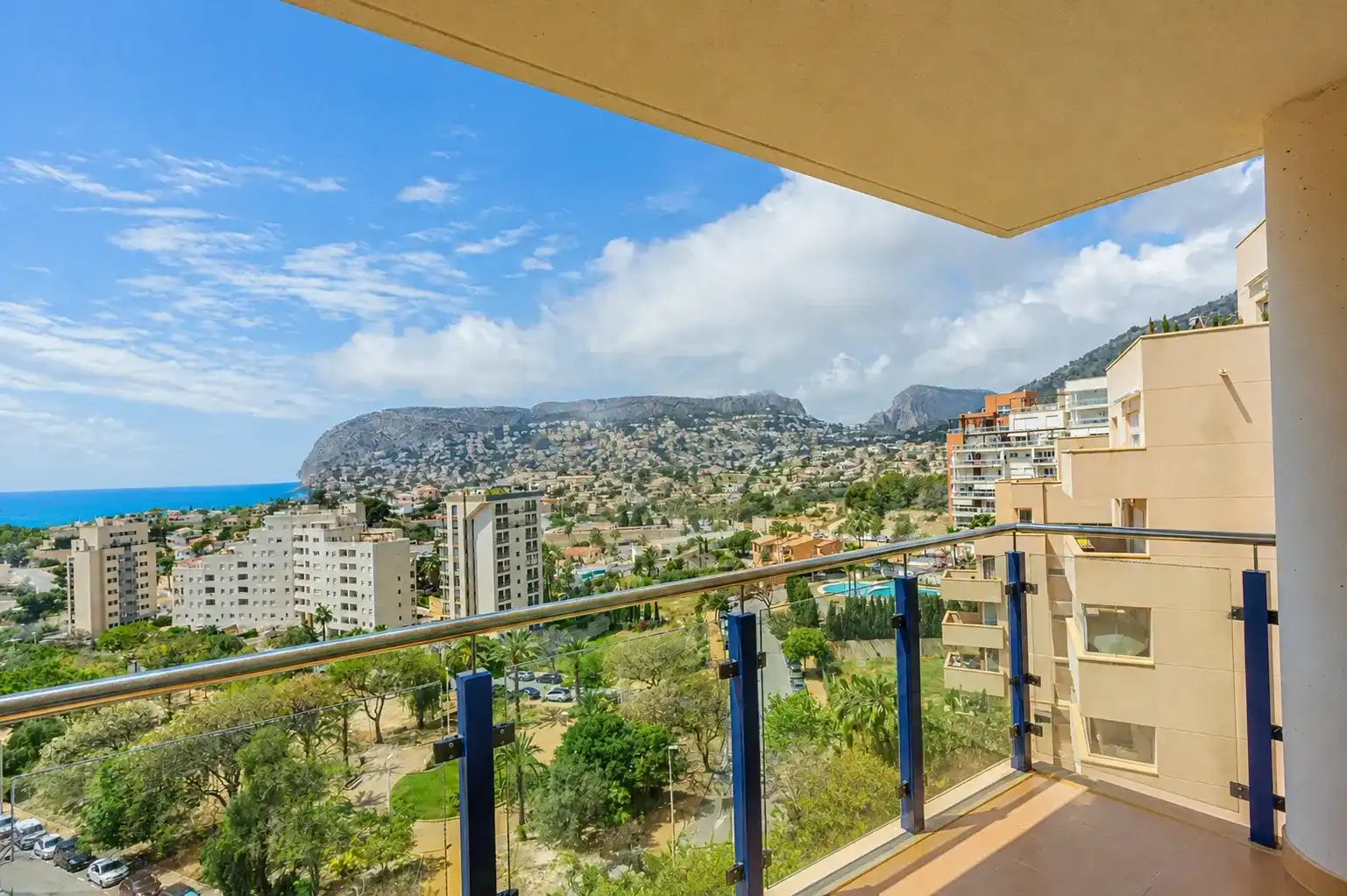 Terraza de Apartamento en venta en Calpe / Calp con Aire acondicionado, Piscina y Lavadora