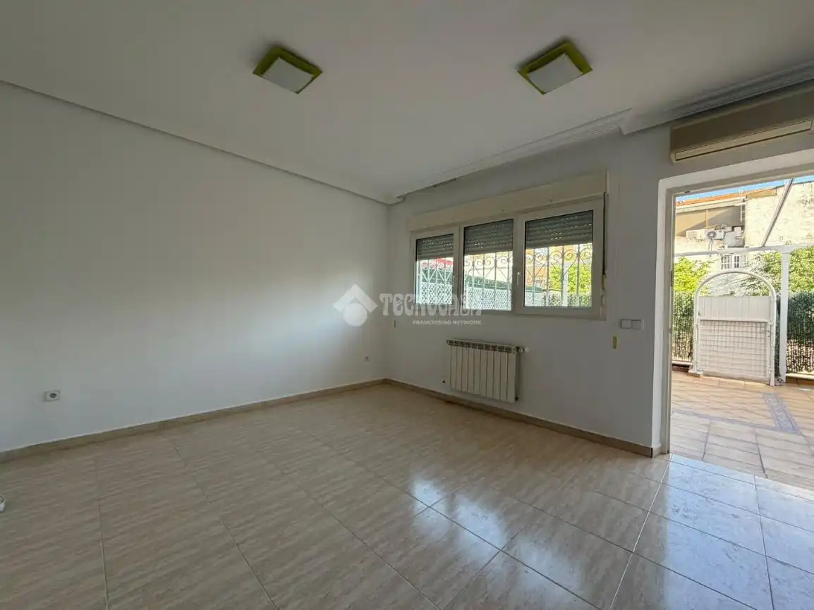 Casa adosada en venta en Av. de la Virgen de Loreto, Centro