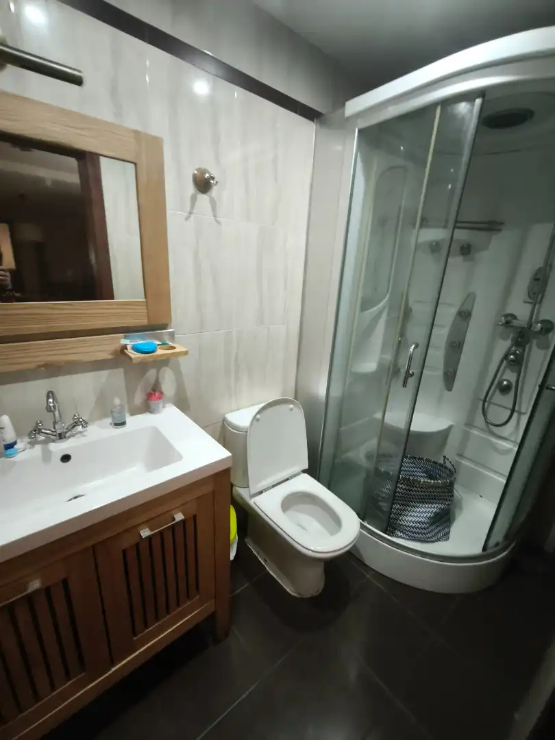 Baño de Piso en venta en Santiago de Compostela  con Calefacción, Parquet y Amueblado