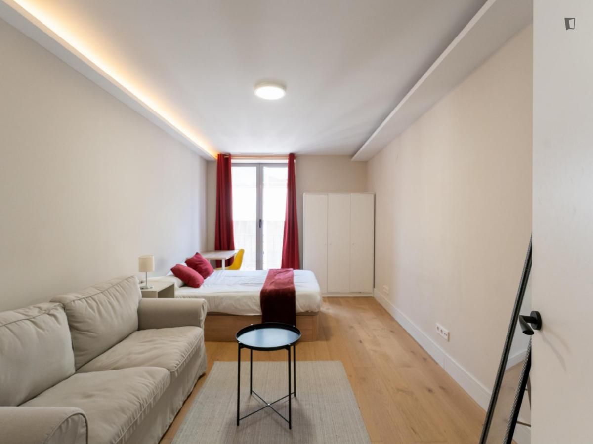 Dormitori de Apartament per a compartir en  Madrid Capital amb Aire condicionat, Calefacció i Moblat