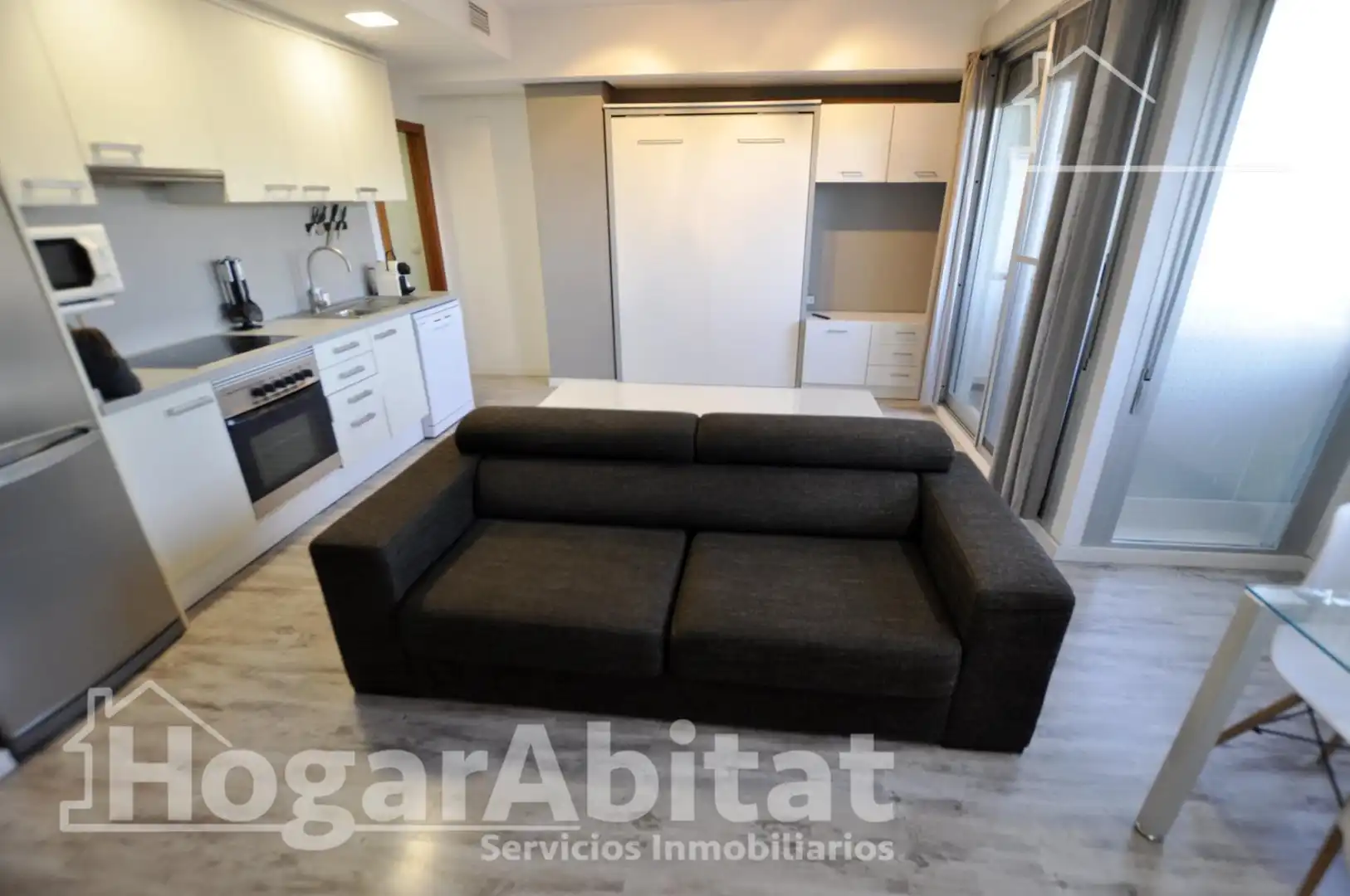 Sala d'estar de Pis en venda en Valencia amb Aire condicionat, Moblat i Balcó