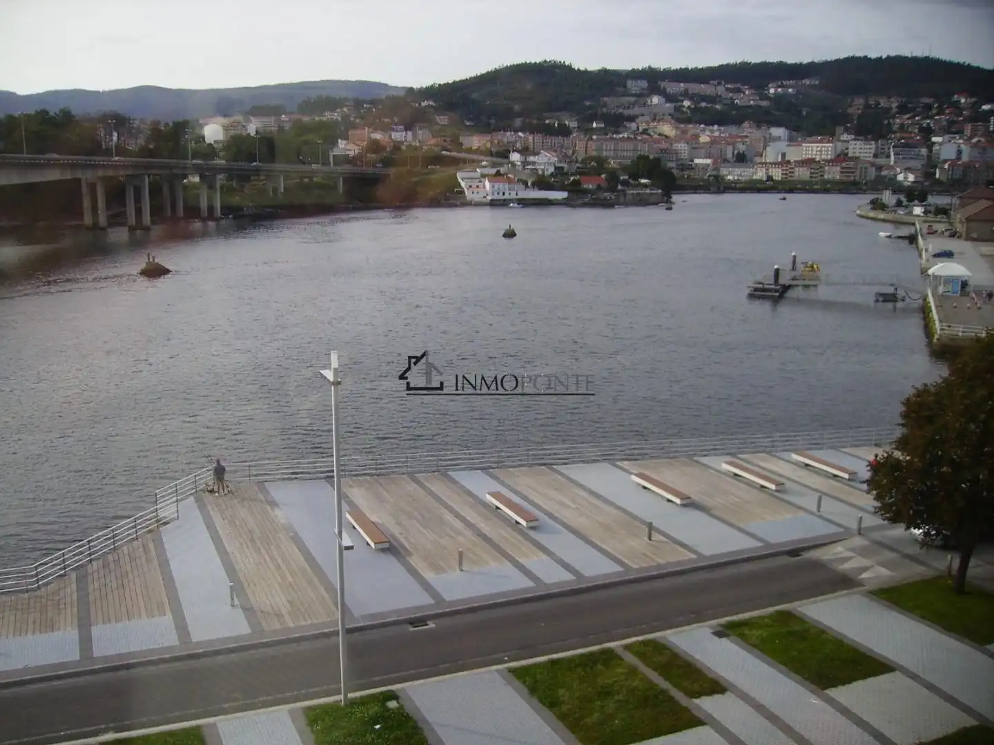 Pis de lloguer en Pontevedra Capital  amb Calefacció, Parquet i Terrassa