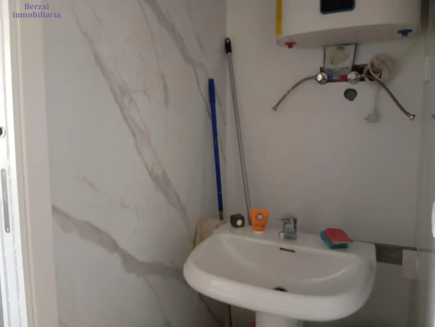 Badezimmer von Geschaftsraum zur Miete in  Logroño