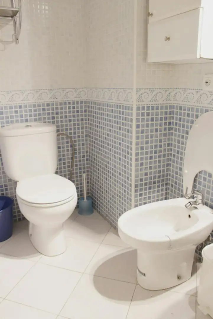 Badezimmer von Wohnung zur untervermieten in Sevilla mit Klimaanlage, Möbliert und Waschmaschine