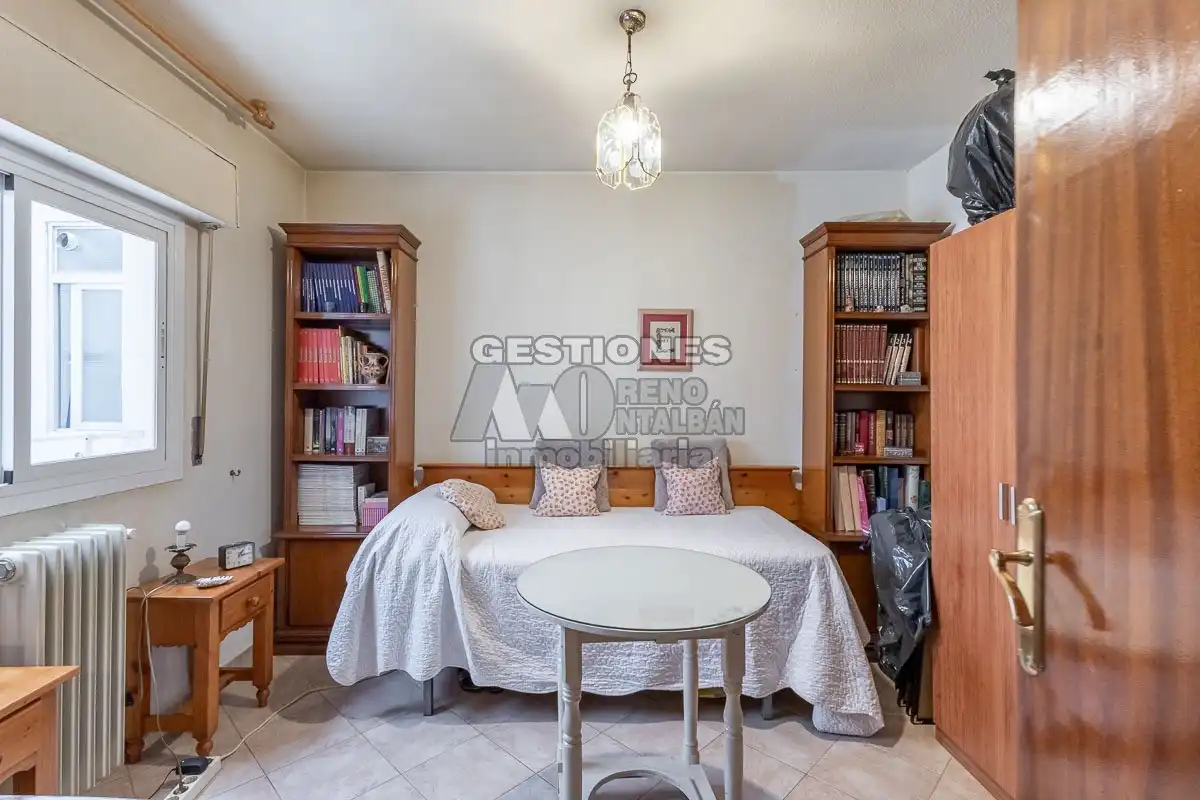 Schlafzimmer von Wohnung zur Miete in Granada mit Heizung, Möbliert und Ofen